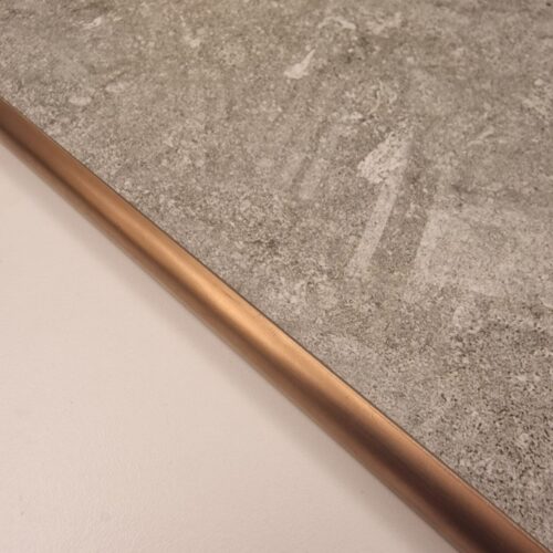 Rund afslutningsprofil – 10 mm – 2,44 m – flere farver